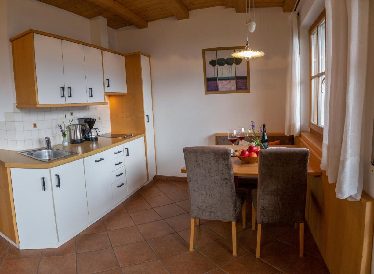 Schwarzplatterhof Apartment Merano Ngoại thất bức ảnh