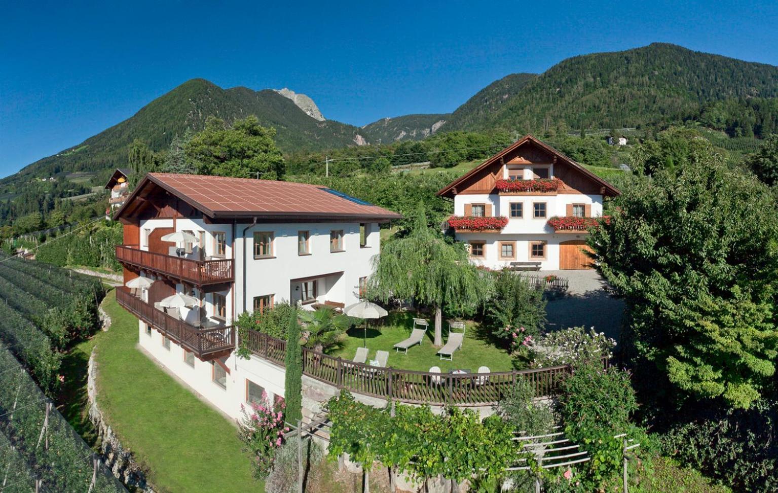 Schwarzplatterhof Apartment Merano Ngoại thất bức ảnh