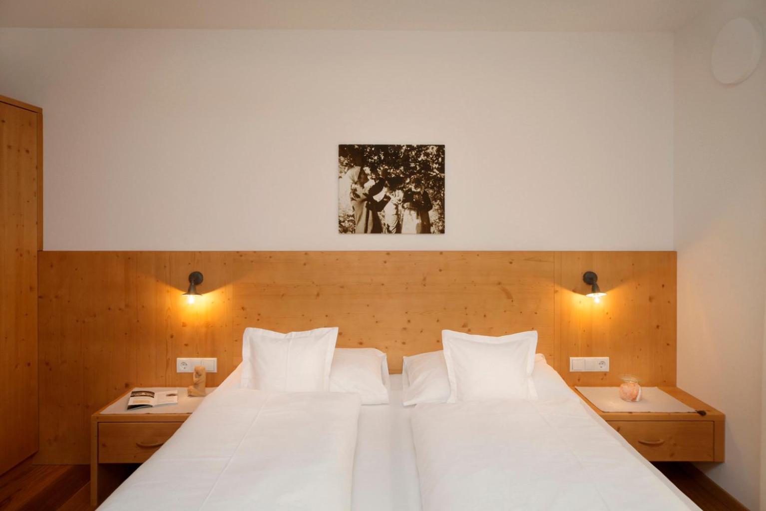 Schwarzplatterhof Apartment Merano Ngoại thất bức ảnh