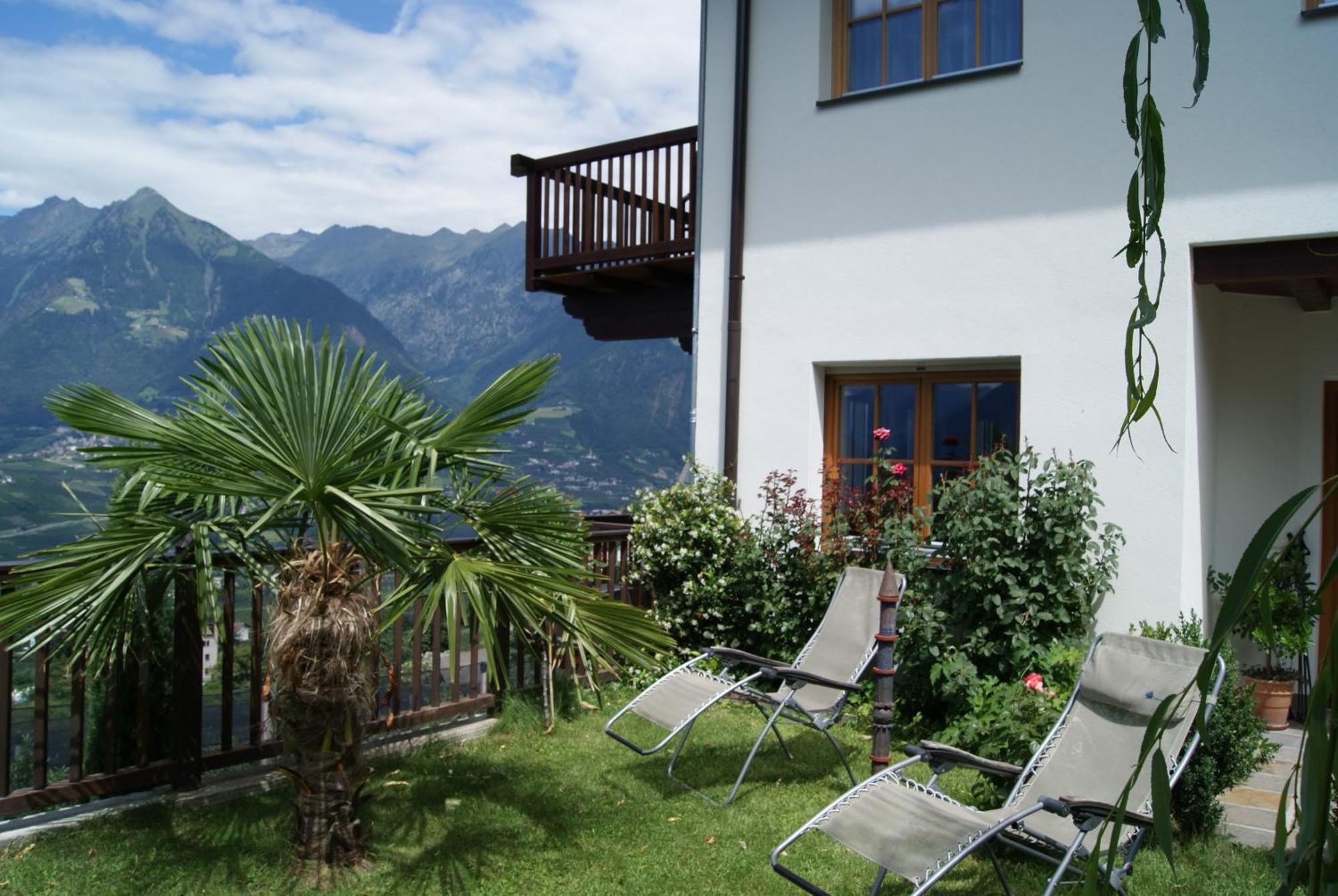 Schwarzplatterhof Apartment Merano Ngoại thất bức ảnh